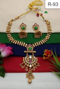 Ensemble élégant de collier et boucles d'oreilles ethniques en laiton plaqué or antique pour mariage, fiançailles et cadeaux d'anniversaire - Product Image 3