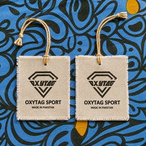 Étiquettes tissées Oxytag Sport, forme carrée, impression sérigraphique, écologiques, étiquettes principales fabriquées au Pakistan, prix bas, OEM - Product Image 5