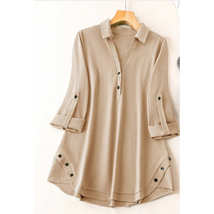 Tunique pour femme à col en V, texturée froissée, avec manches à revers et détail de bouton sur le bas, couleur beige, beige avoine, beige sable - Product Image 2