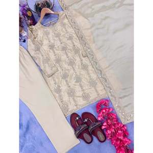 Ensemble de vêtements de fête chic pour femmes, haut et bas en soie chinon pure lourde et dupatta - pour les occasions spéciales - Product Image 6