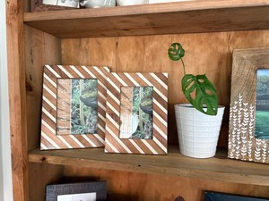 Top Demanded Vintage Wooden Photo Frame Elegant Picture Holder for <b>Memories</b>, <b>Gifts</b> and Home Styling Available For Sale - Product Image 1