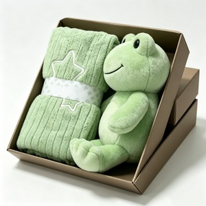 Cadeau de bienvenue personnalisé pour nouveau-né, cadeau de naissance unisexe, panier cadeau pour la chambre de bébé, peluche et couverture de confort pour nourrisson, souvenir pour bébé - Product Image 5
