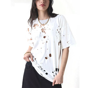 เสื้อยืดผู้หญิงดีไซน์ล่าสุดสำหรับฤดูร้อน ผ้าฝ้าย 100% สไตล์ดิสเทรส ขายส่ง รับทำโลโก้ตามสั่ง เสื้อยืดผู้หญิงดีไซน์ดิสเทรส - Product Image 1