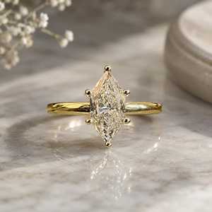 Anillo de Lujo de Oro Amarillo de 18K con Diamante Cultivado en Laboratorio de 3.01CT Corte Marquesa Holandesa para Hombres y Mujeres, Ideal para Bodas y Fiestas - Product Image 1