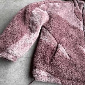 Sudadera con capucha para hombre de forro polar Sherpa esponjoso con cremallera completa, con diseño de bloques de color y patchwork, y parches de logotipo bordados personalizados, con diseño de máscara facial - Product Image 5