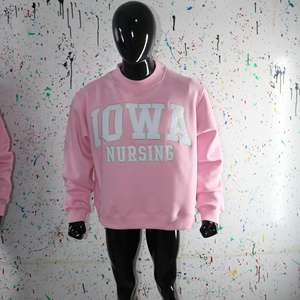 Sudadera IOWA NURSING PINK con cuello alto, 100% BLANCA, con apliques bordados, cuello ancho, hilos finos. - Product Image 1