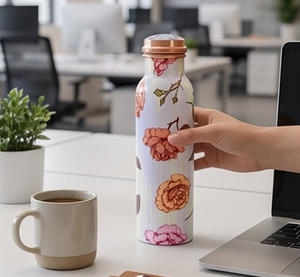 Elegante Botella de Cobre Puro con Estampado Floral y Encanto Artístico, Beneficios para el Bienestar, Diseño Minimalista Reutilizable para la Hidratación Diaria - Product Image 2