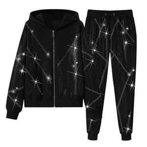 Survêtement en molleton de coton tendance avec détails en strass sur le sweat-shirt et les pantalons pour une touche de luxe audacieuse. - Product Image 1