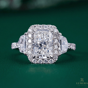 Anillo de Diamante Cultivado en Laboratorio con Corte Radiante Cadillac de 3.26 Quilates, Color D E, Oro Amarillo o Blanco Sólido de 9k, 10k, 14k, 18k, para Boda o Compromiso - Product Image 1