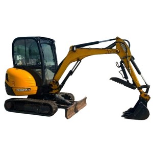 Excavatrice compacte de 3 tonnes conçue pour les projets de construction en lieux difficiles d'accès - Product Image 1