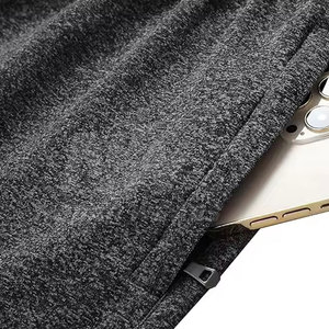 Chándal para hombre de tela de alto rendimiento con diseño flexible, ideal para entrenamientos en el gimnasio, correr y uso diario en un estilo de vida activo. - Product Image 5