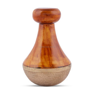 Masseur corporel traditionnel en bronze Kansa avec manche en bois naturel, outil de réflexologie plantaire Padabhyanga pour la détoxification et le spa - Product Image 5