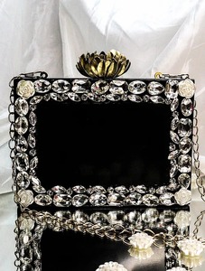 Charmant sac à main en acrylique de luxe en résine brillante pour femmes, occasions spéciales, événements et mode de fête - Product Image 5