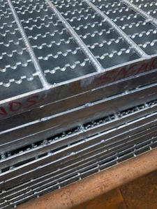 Rejilla de Acero Inoxidable y Galvanizado Personalizada al por Mayor, Plataforma para Caminos y Entradas, Duradera, Anticorrosiva, Precio de Fábrica - Product Image 2