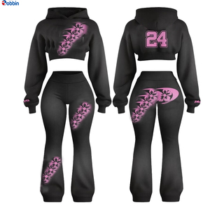 Conjunto Deportivo Personalizado con Logotipo para Mujer, Estampado Floral Negro, Top Corto con Capucha, Pantalones Acampanados Largos, Ropa Casual Estilo Otoño - Product Image 1