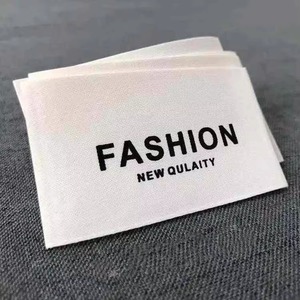 Étiquettes de marque les plus vendues pour vêtements, étiquettes blanches personnalisées pour logo de marque, étiquettes tissées pour vêtements de marque, bonne qualité 2026 - Product Image 5