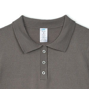 เสื้อถักไหมพรมแบบลำลอง ยูนิเซ็กส์ สีเทาอ่อนลายเฮเธอร์  ไม่ยับง่าย รับผลิตแบบ ODM OEM ผลิตจากอะคริลิก 100% แขนสั้นติดกระดุม - Product Image 5