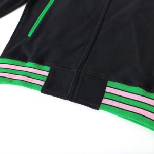 Chaqueta Varsity Personalizada AKA de Forro Polar Negro, Unisex, en Negro, Verde y Rosa, con Cierre Completo, Estilo Casual, Prenda Exterior Premium - Product Image 5