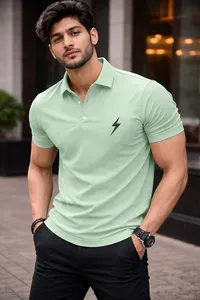 เสื้อยืดโปโลสีแดงเลือดนกพรีเมียมสำหรับผู้ชายของซาฟาอา -แขนสั้นทรงเข้ารูป - Product Image 3