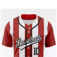 Jersey Baseball Sublimasi Custom Pria Merah Putih Biru Bergaris Lengan Pendek Kancing Depan Penyerap Keringat 100% Ukuran Besar