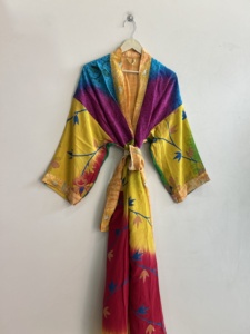 Kimono de Seda Sari Reciclado, Estilo Vintage, Bata Boho, Cubrebaño de Playa - Product Image 2