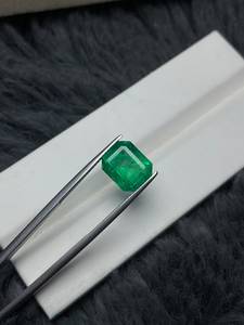Pierre précieuse émeraude naturelle, taille émeraude, verte, 4,45 carats, pierre non montée pour la fabrication de bijoux - Product Image 3