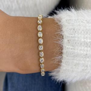 Bracelet tennis de luxe en or blanc 14 carats massif avec diamants de laboratoire taille ovale sertis clos, 8,00 carats, certifié IGI, clarté VVS2, cadeau d'anniversaire - Product Image 1