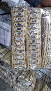 ขอบลูกไม้ลายกระจกเงาของดีไซเนอร์ช่วยเพิ่มความสวยงามให้กับผ้าคลุมไหล่ เสื้อ และชุดพื้นเมือง - Product Image 4