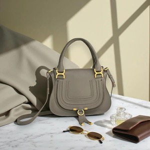 Sac de sellerie en cuir le plus vendu pour femmes avec des sangles robustes et une finition classique pour l'équitation en plein air - Fournisseur indien - Product Image 1