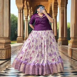 Dola Chex ที่มีลายดอกไม้และงานทอผ้า zari แฟชั่นผู้หญิง lehenga choli - Product Image 1