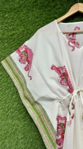 Robe longue kaftan imprimé tigre pour femme, robe maxi bohème, confortable et ample, parfaite pour la plage et les vacances. - Product Image 3