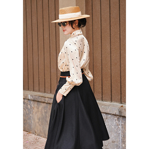 Blusa Casual de Oficina para Mujer, Diseño Personalizado BETTY, Elegante y Femenina, de Satén Texturizado con Puntos, Manga Larga y Cuello Recortado, Estilo Vietnamita - Product Image 5