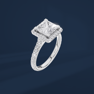 Anillo de Compromiso de Diamantes con Corte Princesa de Platino para Mujer, con Halo y Diamantes Laterales, Estilo Clásico, Certificado por IGI - Product Image 1
