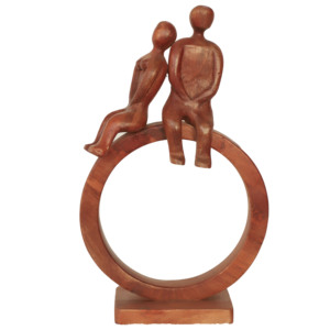 Escultura de Madera Grabada a Mano con Diseño de Arco de Pareja, Color Marrón Rojizo, Estilo Moderno de Mediados de Siglo, Decoración de Hogar de Varias Piezas |   OEM - Product Image 1