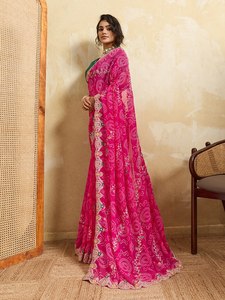 Sari de Diseño Bandhani Rosa para Mujer con Borde Bordado y Blusa Verde, para Fiestas y Bodas, Sari Étnico al por Mayor - Product Image 2