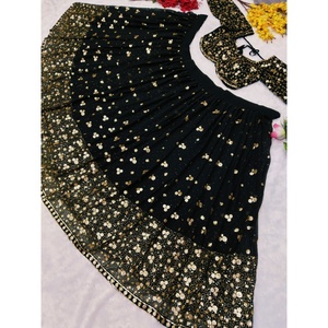 Lehenga Choli Negro Bordado de Diseño Heera Creation, Talla M, para Bodas, Hecho de Poliéster - Product Image 3