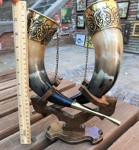 Cuenco para beber de cuerno con forma natural, imitación antigua, tallado a mano con banda de latón, soporte de madera, arte coleccionable, Navidad - Product Image 2