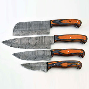 Juego de Cuchillos de Chef de Acero de Damasco Tradicional, Colección de Cuchillos de Cocina Profesionales, Diseño Artesanal para Uso Diario - Product Image 1