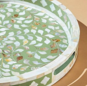 Bandeja de Almacenamiento Cuadrada Hecha a Mano con Incrustaciones Florales Verdes y Resina de Madreperla, Diseño Clásico Plegable y Sostenible para Sala de Estar - Product Image 2