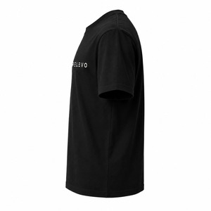 T-shirt unisexe Relevo noir en spandex et polyester, col en V, manches courtes, coupe classique, séchage rapide, logo personnalisé imprimé par transfert thermique sur le devant - Product Image 3