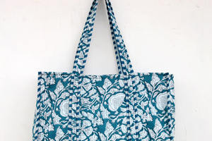 Bolsa de Mano Grande Reversible de Algodón Acolchado Estampada a Mano, Ecológica para Compras, Bolsa de Supermercado, Hecha a Mano, Estilo Bohemio - Product Image 3