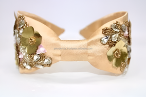 Diadema de Cabello Hecha a Mano, Ecológica, Ajustable, con Diseño Floral y Adornos de Cuentas Doradas, Accesorio Festivo para Bodas, para Mujeres y Niñas - Product Image 3
