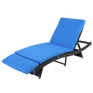Letto in Rattan Intrecciato con Telaio in Ferro a Forma di S 193*68*33cm con Cuscino Blu Goffrato Nero, Prodotto Elegante con Sedie - Product Image 1
