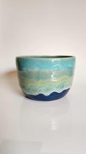 ชามเซรามิกพรีเมียมเคลือบสีเขียวโคสตัล ผิวเรียบ ทนทาน ปลอดภัยสำหรับอาหาร เหมาะสำหรับเสิร์ฟและตกแต่งครัวสไตล์โมเดิร์น - Product Image 3