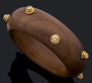 Pulsera de Madera Retro con Pentagrama, Diseño Exagerado con Remaches Anchos, Hecha a Mano, Moderna, Impermeable, de Alta Calidad, Accesorio Unisex - Product Image 6