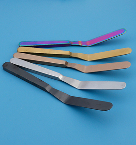 Espátula de Chef Profesional de Acero Inoxidable con Recubrimiento de Titanio Altomme Instruments para Emplatado Culinario, Gastronomía Molecular y Cocina - Product Image 3