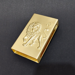 Étui personnalisé en laiton pour boîte d'allumettes, avec logo en relief, support métallique de luxe, conception et dimensions sur mesure, fabricant mondial - Product Image 4