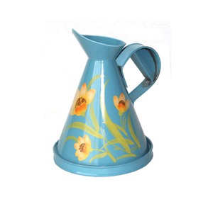 Pichet décoratif en métal au design personnalisé avec longue poignée pour l'arrangement floral et la décoration d'événements à domicile - Product Image 4