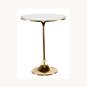 Mesa auxiliar de lujo moderna con superficie de cristal espejado y estructura metálica, recién llegada, elegante y personalizable, en venta. - Product Image 1