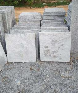Granite gris de Bangalore, pierre naturelle de qualité supérieure pour les sols, les comptoirs, les revêtements muraux et l'aménagement paysager extérieur - Product Image 1